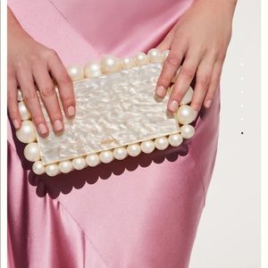 EOS PEARL CULT GAIA CLUTCH